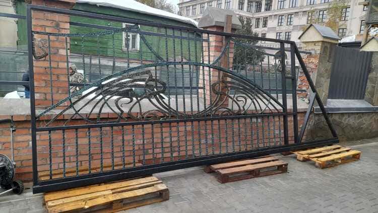 Гаражные секционные ворота Краснознаменск